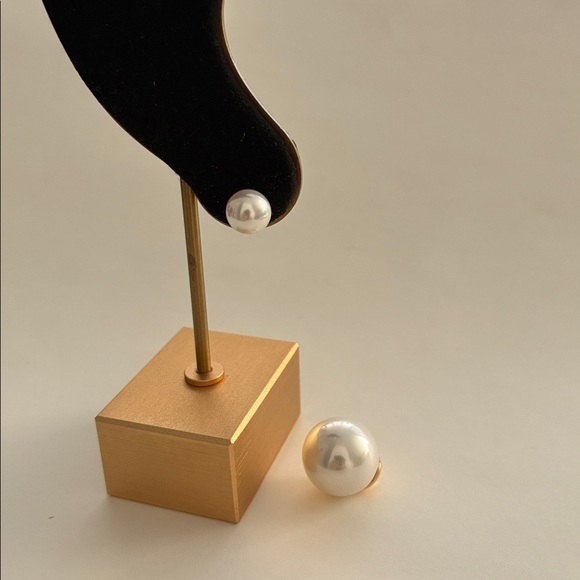 Rainbow Elegant Swarovski Pearl and Gold Earrings - Picture 7 of 9